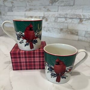 2 Lenox WINTER GREETINGS Coffee Mugs Tea Cups Cardinal Catherine McClung